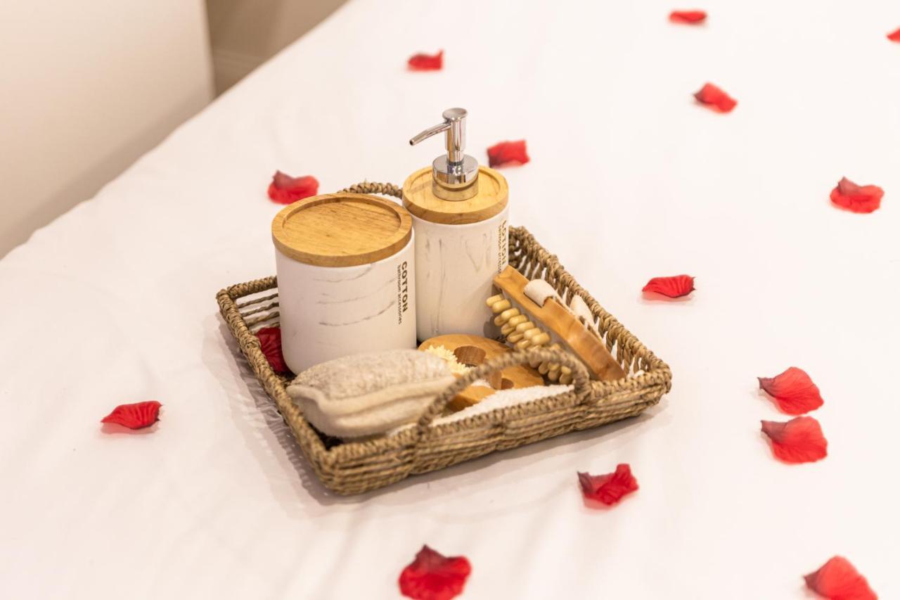 Le Petit Paris - Cocon & Spa & Sauna Chartres Ngoại thất bức ảnh